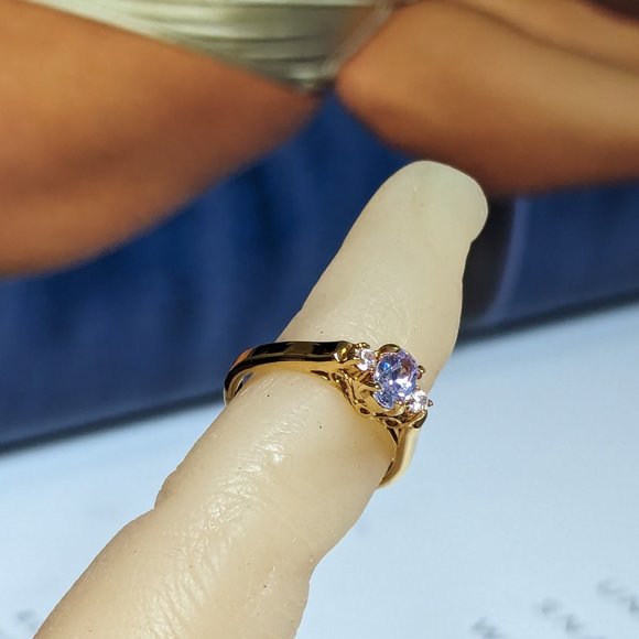 Sparkle Amethyst Cubic Zirconia Ring 18k hge New Old stock Covenant RC - Picture 16 of 16